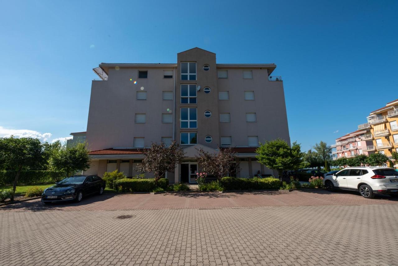 Lakeside Family Apartment Siófok Zewnętrze zdjęcie