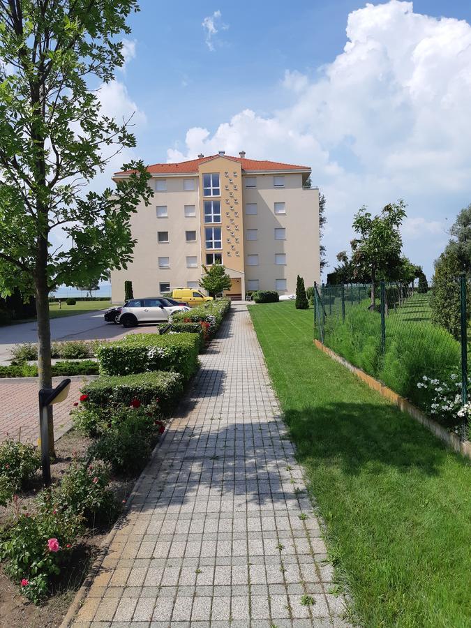Lakeside Family Apartment Siófok Zewnętrze zdjęcie